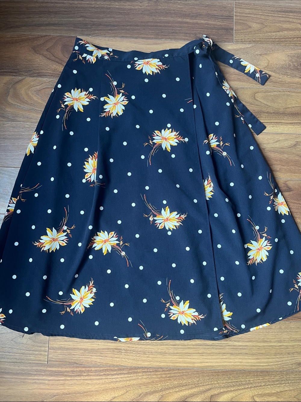 Banana Republic Navy Blue White Floral Polka Dot Wrap A-Line Skirt Size 4 Ribbon